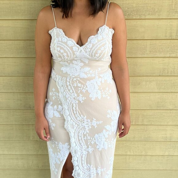 Dresses & Skirts - Elegant Beige and White Sequinned Cocktail Dress